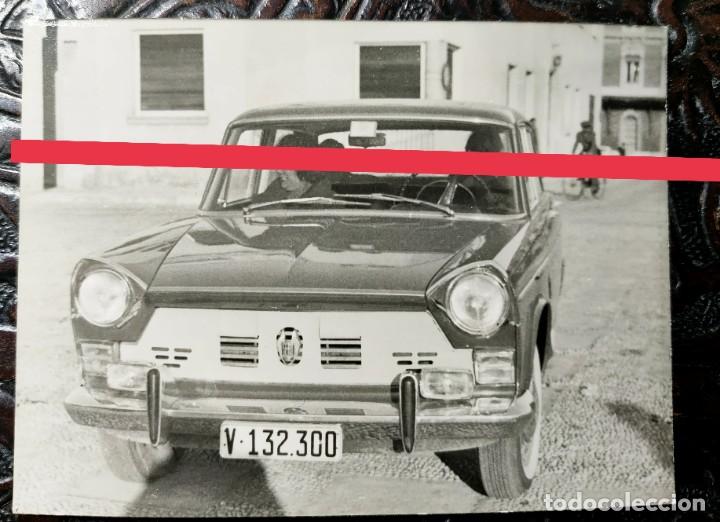 Fotograf&iacute;a antigua: Antigua fotograf&iacute;a. Coche Seat 1500. Foto a&ntilde;o 1964.