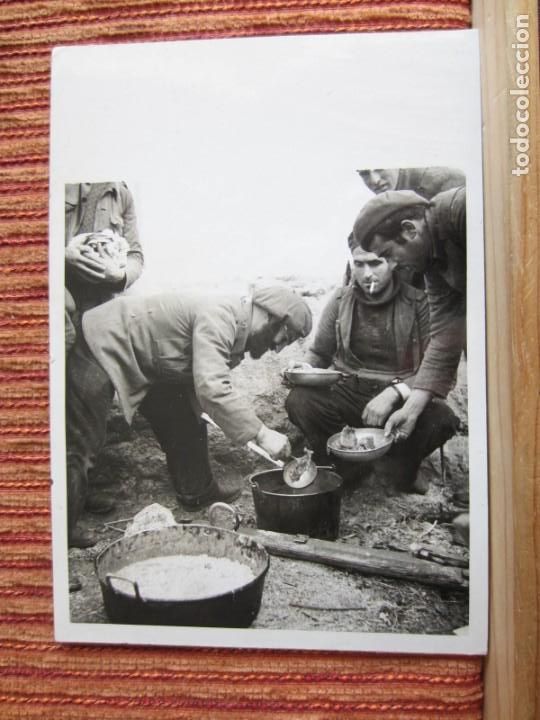 Antique Photography: 1937-GUERRA CIVIL ESPA&Ntilde;A.FRANCO.FOTOGRAF&Iacute;A ORIGINAL.SOLDADOS COMIENDO.BATALLA DE GUADALAJARA