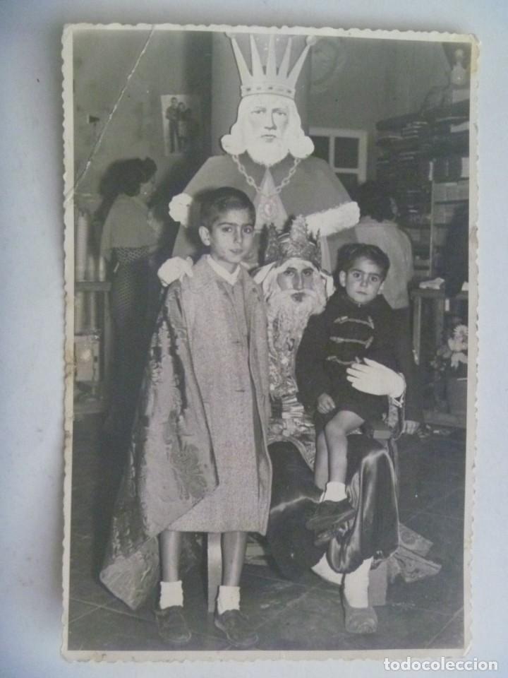 Antique Photography: MINUTERO DE FOTOGRAFO DE NAVIDAD: NI&Ntilde;OS CON REY MAGO ... TROQUELADA DE 11,5 X 17,5 CM