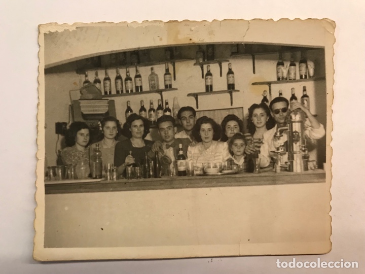 Fotograf&iacute;a antigua: FOTOGRAF&Iacute;A. Aquellas viejas barras del Bar del Pueblo&hellip; (h.1950?)