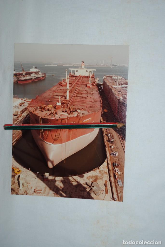 Fotograf&iacute;a antigua: A E S A CADIZ BUQUE PETROLERO EN DIQUE .