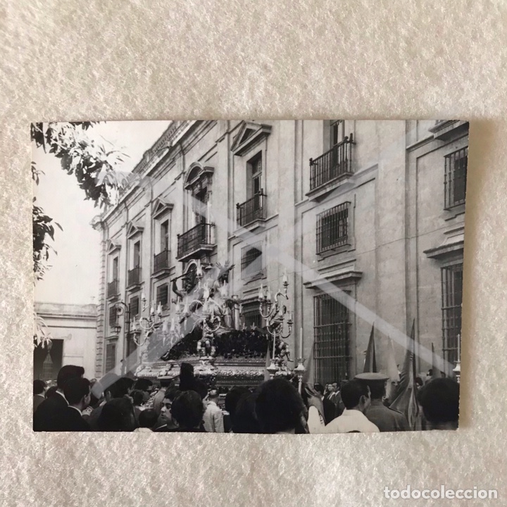 Alte Fotografie: SEMANA SANTA SEVILLA - FOTOGRAF&Iacute;A COLUMNA Y AZOTES DE CRISTO - HERMANDAD DE LAS CIGARRERAS