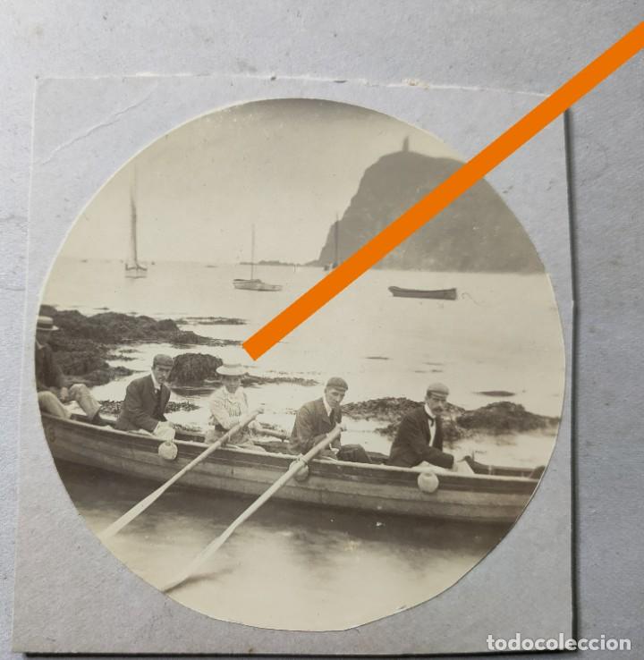 Fotografia antiga: Antigua fotograf&iacute;a. Barco de remos. Grupo de amigos. burgues&iacute;a. Principios siglo XX..
