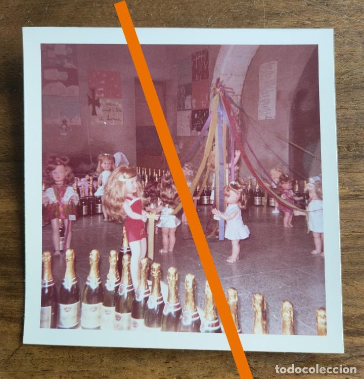 Fotografia antiga: Antigua fotograf&iacute;a. Exposici&oacute;n. mu&ntilde;ecas. mu&ntilde;eca. Foto a&ntilde;os 60.