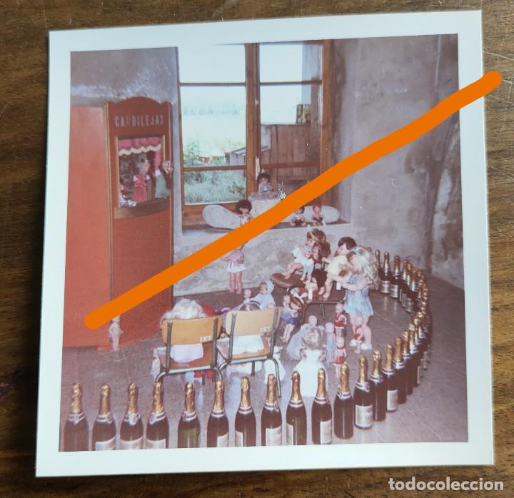 Fotografia antiga: Antigua fotograf&iacute;a. Exposici&oacute;n. mu&ntilde;ecas. mu&ntilde;eca. Foto a&ntilde;os 60.