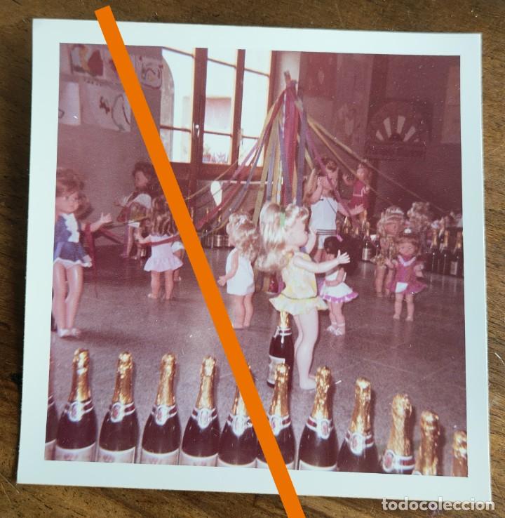 Fotografia antiga: Antigua fotograf&iacute;a. Exposici&oacute;n. mu&ntilde;ecas. mu&ntilde;eca. Foto a&ntilde;os 60.