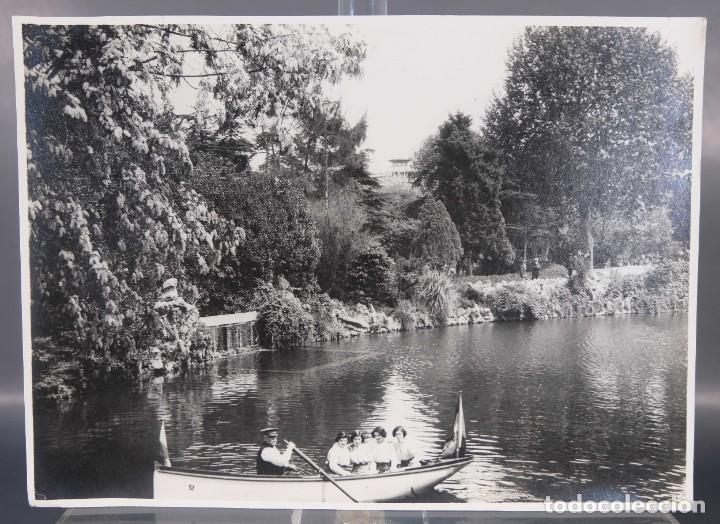 Photographie ancienne: Fotografia Vista lago con personas a&ntilde;os 30-40