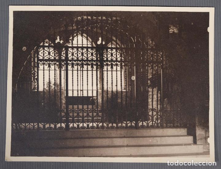 Photographie ancienne: Fotografia puerta iglesia a&ntilde;os 30-40