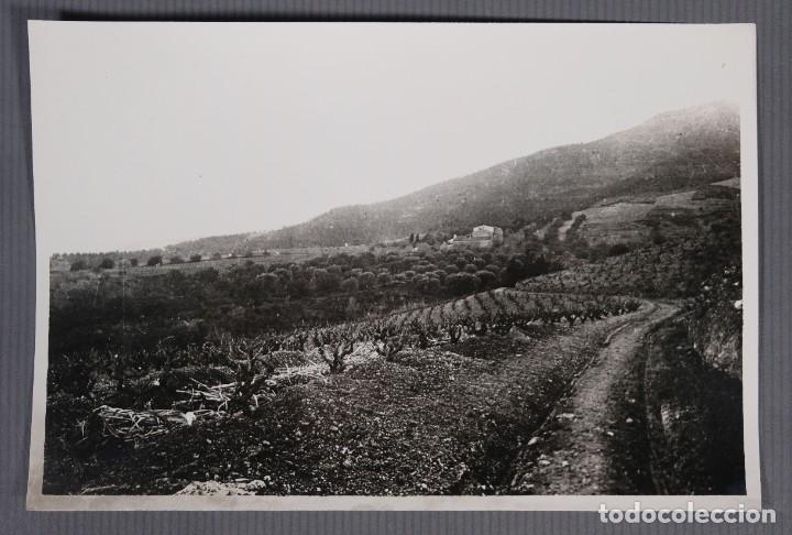 Fotografia antiga: Fotograf&iacute;a Paisaje campo con casas a&ntilde;os 30-40