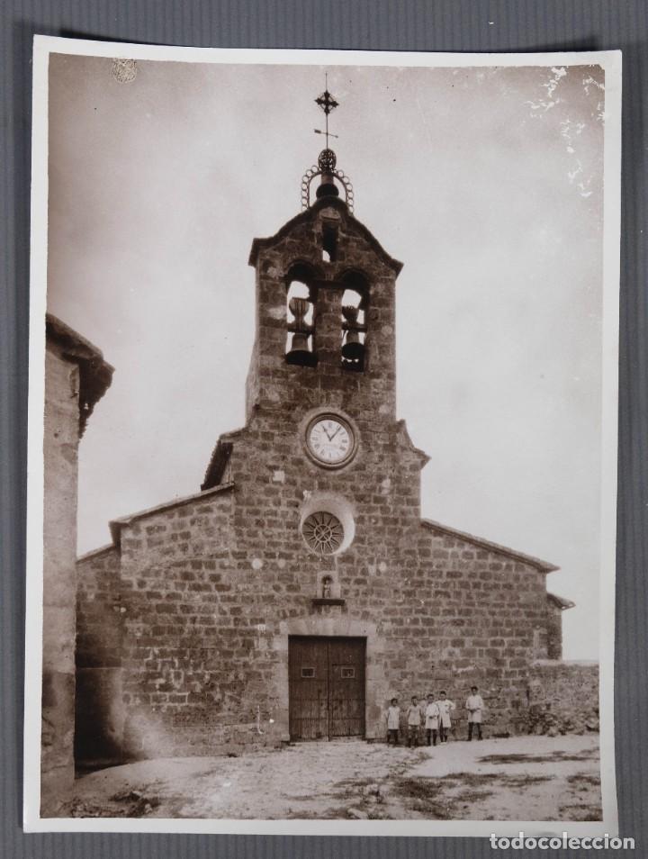 Fotografia antiga: Fotograf&iacute;a Iglesia de pueblo a&ntilde;os 30-40