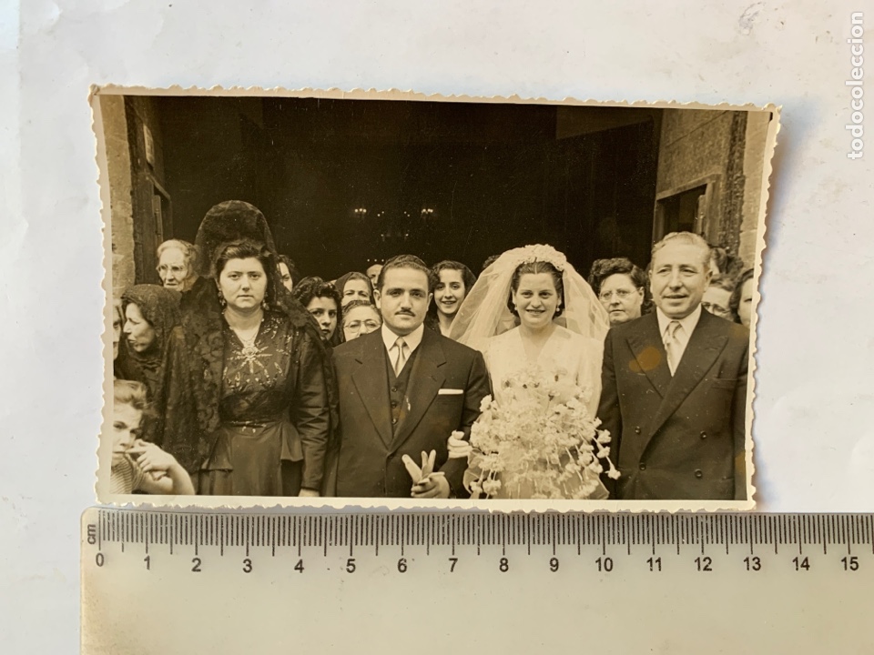 Fotograf&iacute;a antigua: FOTO. RECI&Eacute;N CASADOS Y PADRINOS A LA SALIDA DEL TEMPLO. FOT&Oacute;GRAFO?. LOCALIDAD?.