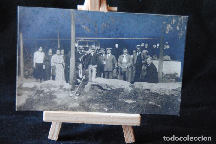 Fotograf&iacute;a antigua: ANTIGUA FOTOGRAFIa de epoca costumbrista grupo mujeres y hombres formato postal 8.4 x 13,5 cmt