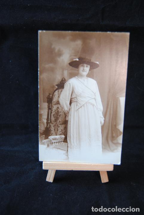 Fotograf&iacute;a antigua: ANTIGUA FOTOGRAFIA RETARTO DE JOVEN ELEGANTE CON PAMELA DE EPOCA 9 X 14