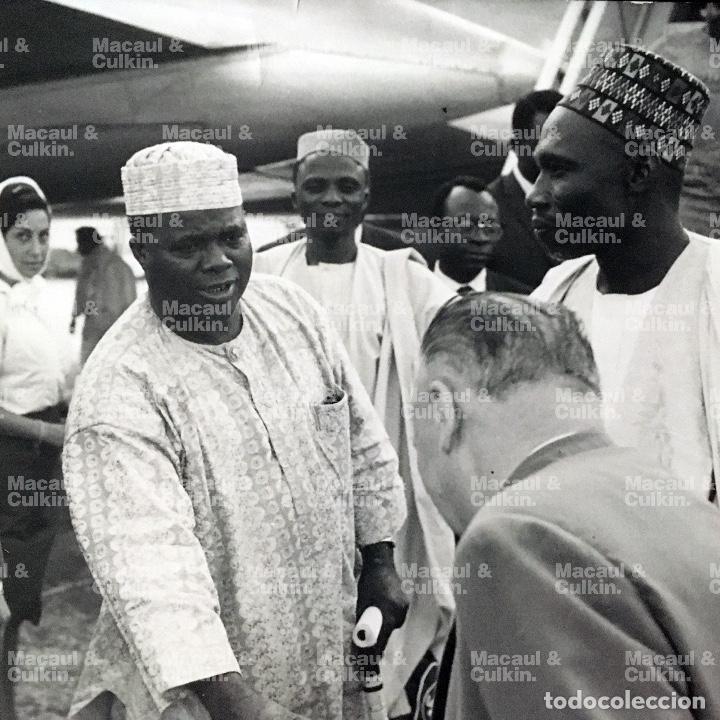 Fotografia antiga: Antigua fotograf&iacute;a - Encuentro diplom&aacute;tico aeropuerto Festus Okotie-Eboh, Tafawa Balewa, Nigeria 60'