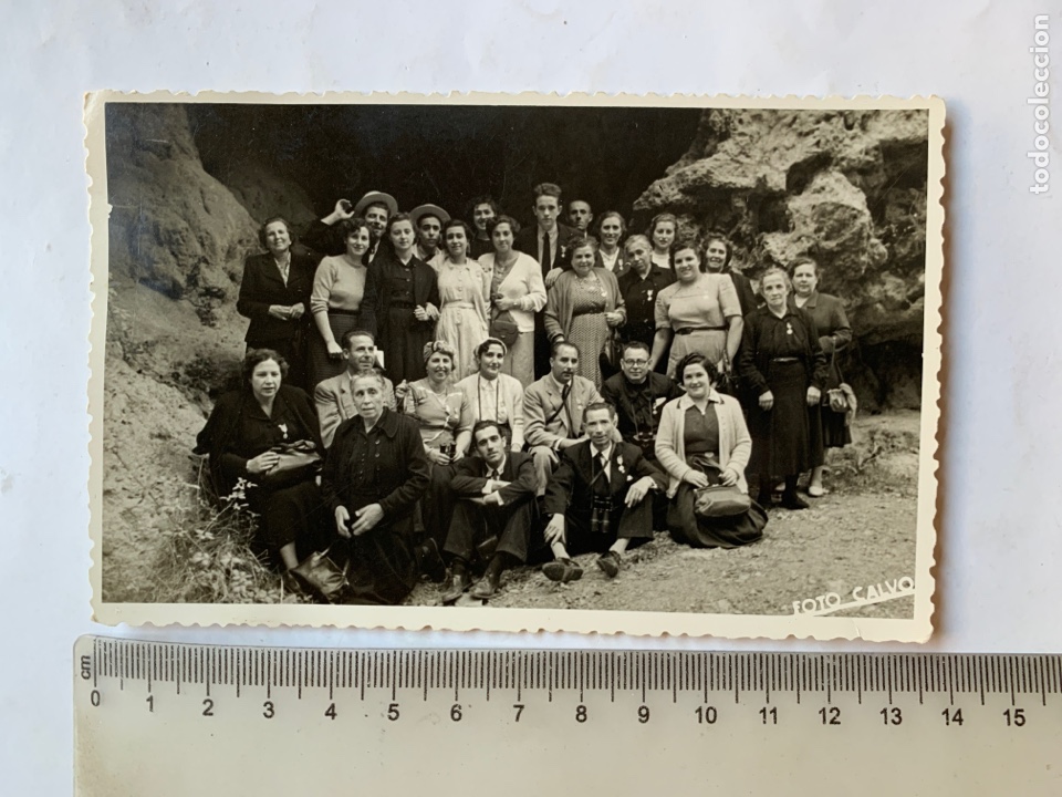 Fotograf&iacute;a antigua: FOTO. MIEMBROS DE LA ADORACI&Oacute;N NOCTURNA DE &hellip; VISITAN EL MONASTRIO DE PIEDRA. ZARAGOZA. FOTO CALVO.