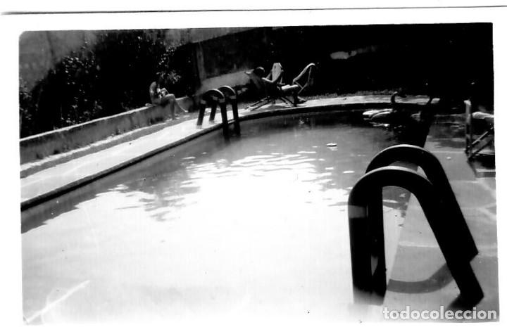 Antique Photography: Centellas - Julio 1957 - Piscina (particular?) (2) - Fotograf&iacute;a 98x68 mm.