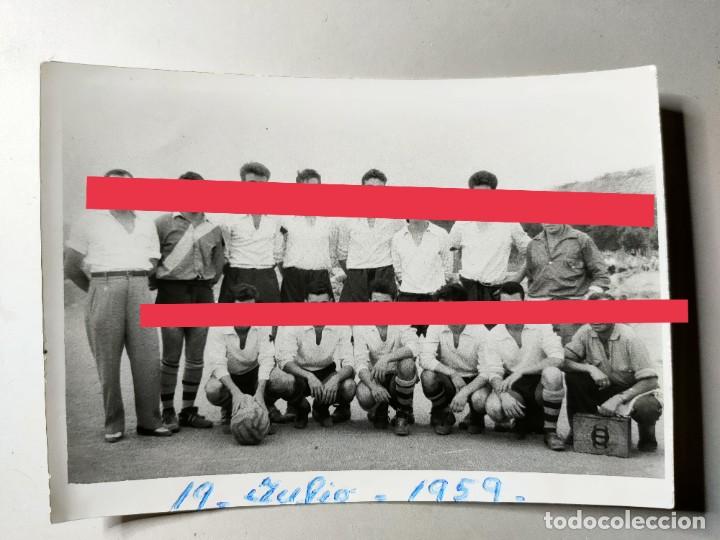 Fotografia antica: Antigua fotograf&iacute;a. chicos. equipo de f&uacute;tbol. Foto a&ntilde;os 50/60.