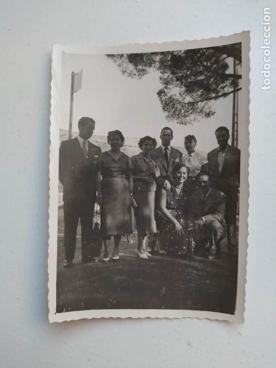 Fotograf&iacute;a antigua: FOTOGRAF&Iacute;A ANTIGUA A&Ntilde;OS 50. FAMILIA EN COSTA DE CAPARICA PORTUGAL. TDKP20B