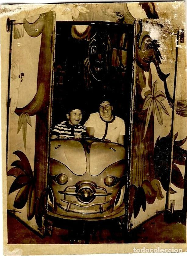 Fotograf&iacute;a antigua: Atracci&oacute;n de Feria - Pasaje del Terror - Fotograf&iacute;a 105x74mm. sin fechar ni localizar.