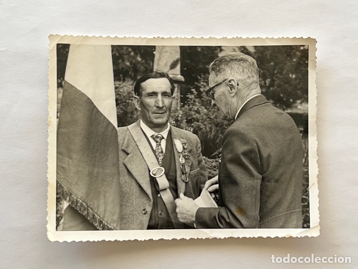 Fotograf&iacute;a antigua: FOTOGRAF&Iacute;A. Condecoraci&oacute;nes.. Ex combatientes. Veteranos de Guerra . Divisi&oacute;n Azul ? (h.1950?)