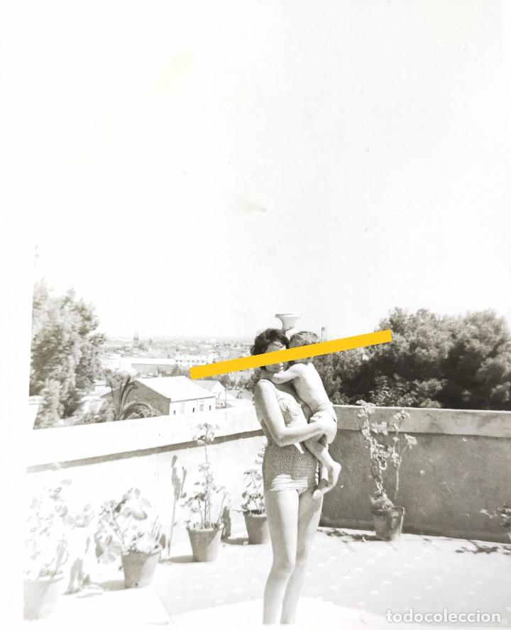 Alte Fotografie: Antigua fotograf&iacute;a. chica en ba&ntilde;ador. Foto a&ntilde;os 50.