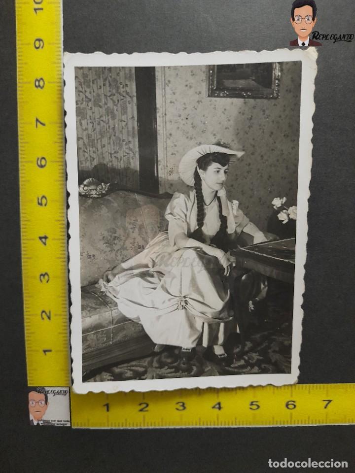 Antique Photography: MUJER JOVEN CON VESTIDO TIPO CANC&Aacute;N / FOTO ANTIGUA BLANCO Y NEGRO - A&Ntilde;OS 60/70 - TRENZAS