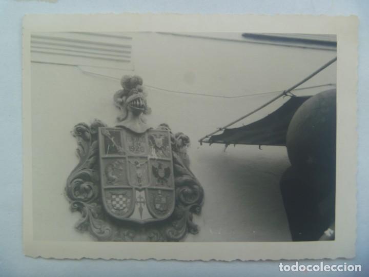 Fotograf&iacute;a antigua: FOTO DE ESCUDO NOBILIARIO CON EMBLEMAS DE LA LEGION , PONE FUNDADO EN 1920. SEGURAMENTE CUARTEL