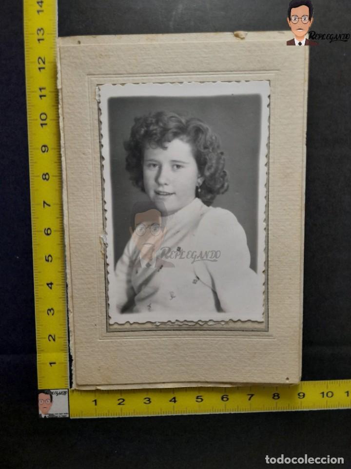 Antique Photography: MUJER JOVEN / FOTO DE ESTUDIO ANTIGUA EN BLANCO Y NEGRO - A&Ntilde;OS 50 - ESPA&Ntilde;A - CHICA MIRA A C&Aacute;MARA