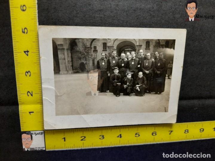 Antique Photography: SEMINARISTAS / ALUMNOS DE SEMINARIO / FOTO ANTIGUA EN BLANCO Y NEGRO - A&Ntilde;OS 40 - ESPA&Ntilde;A - J&Oacute;VENES