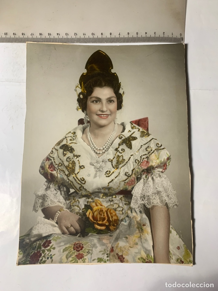 Fotograf&iacute;a antigua: FOTO COLOREADA. LA SONRISA Y ENCANTO DE UNA MUJER VALENCIANA. FALLERA. FOT&Oacute;GRAFO?: