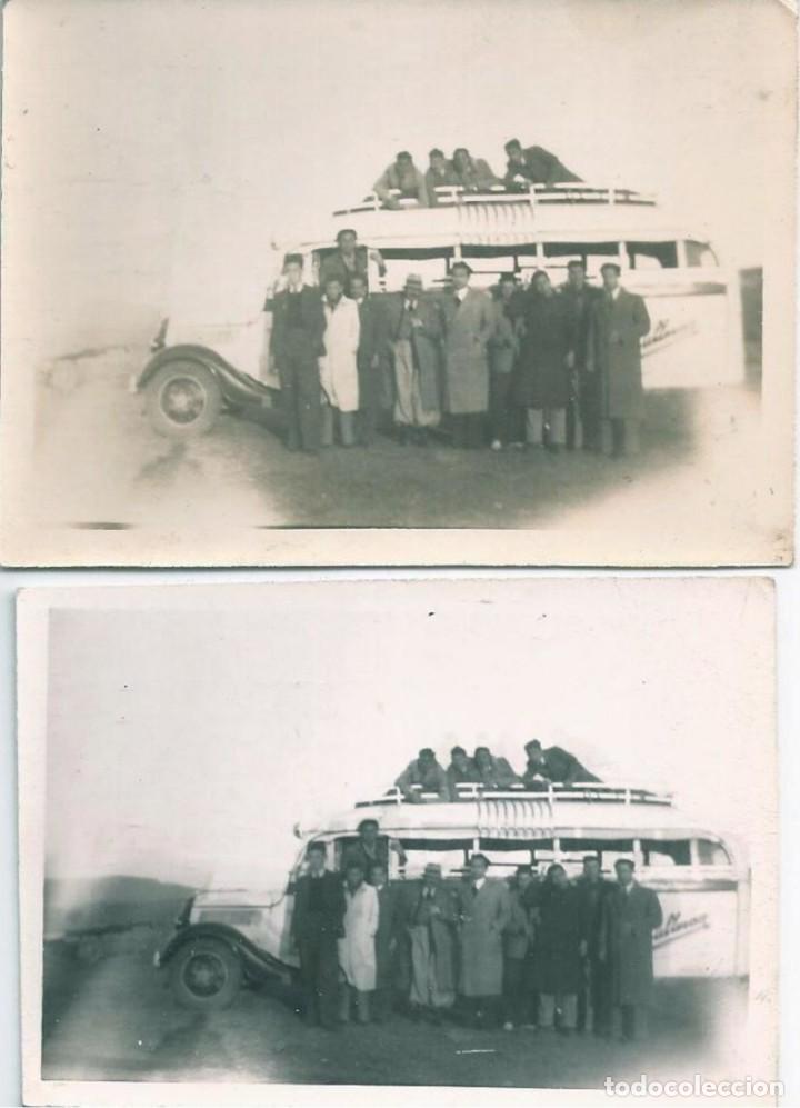 Alte Fotografie: X1540 J&oacute;venes hombres estudiantes de viaje en &oacute;mnibus autob&uacute;s - Lote de 2 foto 8x6cm c/u 1940'