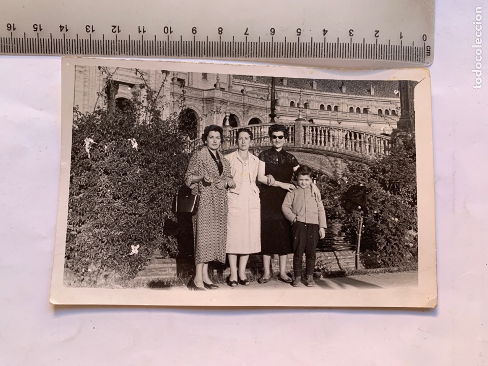 Fotograf&iacute;a antigua: FOTO. RECUERDO PARQUE DE M&ordf;. LUISA. SEVILLA. FOTO PARQUE. 21 ABRIL 1957.