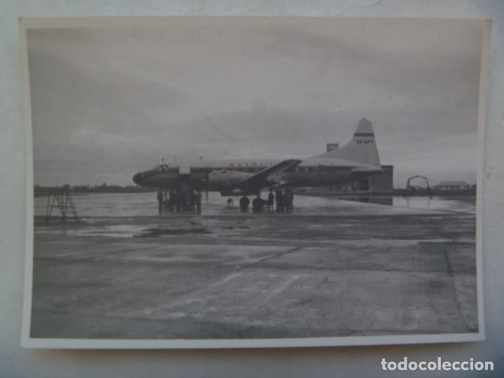 Fotograf&iacute;a antigua: FOTO DE UN AVON DE LA COMPA&Ntilde;IA AEREA AVIACO ( EN LA COLA PONE EC-APV ), 1961