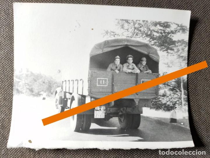 Antique Photography: Antigua fotograf&iacute;a. Militares en el cami&oacute;n. Militar italiano. Foto a&ntilde;os 50.