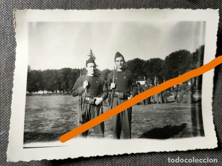 Antique Photography: Antigua fotograf&iacute;a. Militares. Militar italiano. Foto a&ntilde;os 50. Italia..