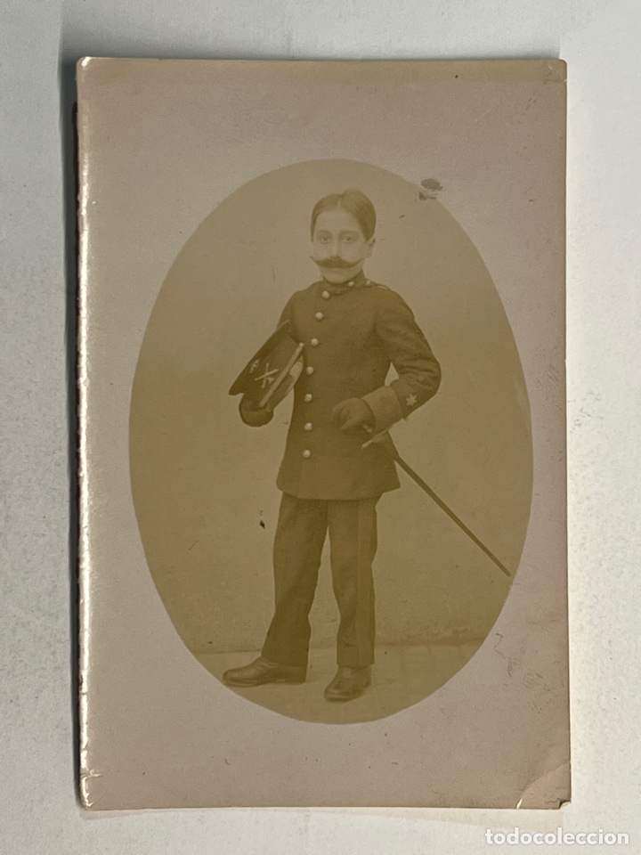Fotograf&iacute;a antigua: FOTOGRAF&Iacute;A Militar. Ni&ntilde;o con Sable Alf&eacute;rez Uniforme de Gala de Infanter&iacute;a &Eacute;poca Alfonsina (h.1920?)