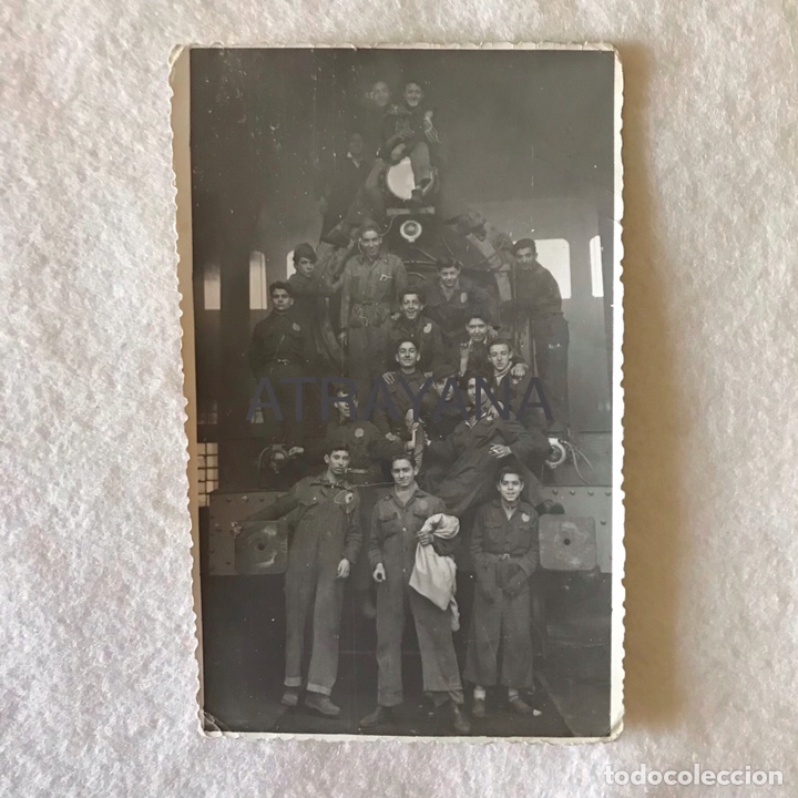 Photographie ancienne: GRUPO &iquest;MILITAR? EN TREN - LOCOMOTORA - &iquest;MOVILIZACI&Oacute;N Y PR&Aacute;CTICAS FERROCARRILES?