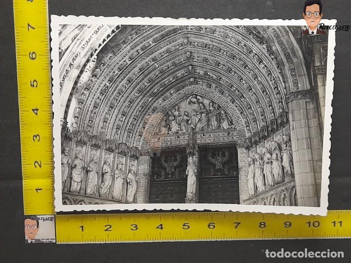 Alte Fotografie: PUERTA DEL PERD&Oacute;N DE LA CATEDRAL DE TOLEDO / FOTO ANTIGUA BLANCO Y NEGRO / A&Ntilde;OS 50 / ESPA&Ntilde;A
