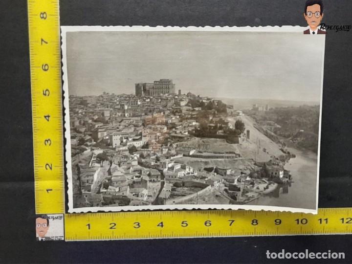 Fotograf&iacute;a antigua: VISTA GENERAL RUINAS ALCAZAR DE TOLEDO / FOTO ANTIGUA EN BLANCO Y NEGRO - A&Ntilde;OS 50 - CIUDAD ESPA&Ntilde;A