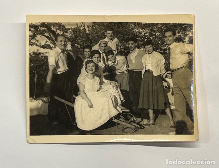 Fotograf&iacute;a antigua: MINUTEROS, fot&oacute;grafos de calle. ALCIRA Fotograf&iacute;a.. Dias de Pascua con la Pandilla (h.1960?)
