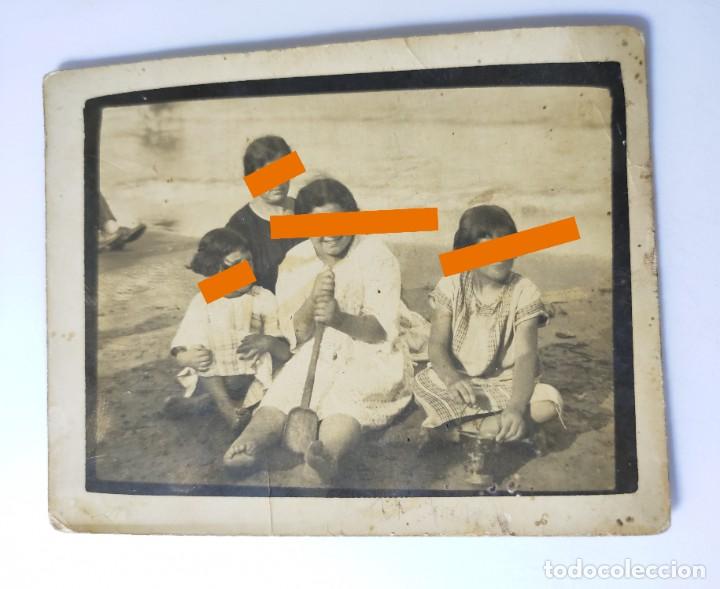 Photographie ancienne: Antigua fotograf&iacute;a. Ni&ntilde;as en la playa. A&ntilde;os 30.