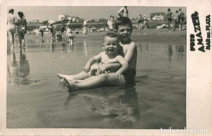 Fotografia antiga: X1858 Ni&ntilde;os en ba&ntilde;ador en la playa - Foto Postal 1945