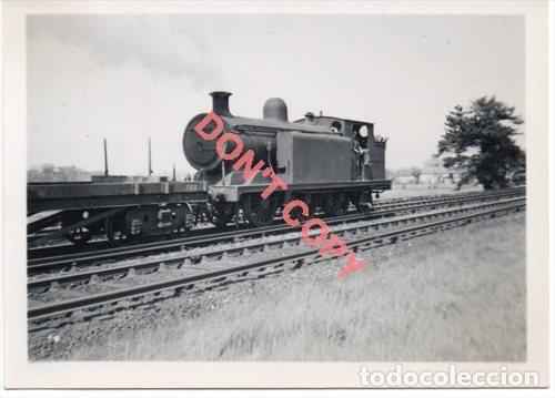 Fotograf&iacute;a antigua: ANTIGUA FOTOGRAFIA, LOCOMOTORA FERROCARRIL BRITANICO,90x65mm