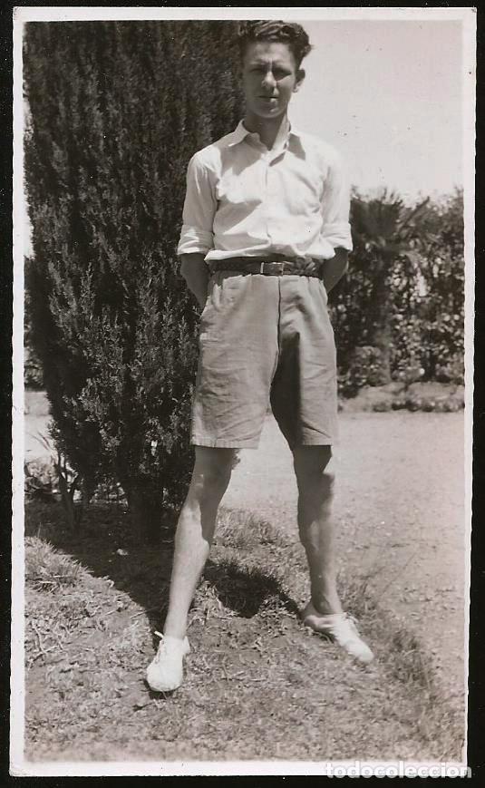 Fotografia antiga: 2046 Joven adolescente en pantal&oacute;n corto - Foto 11x6cm 1940'
