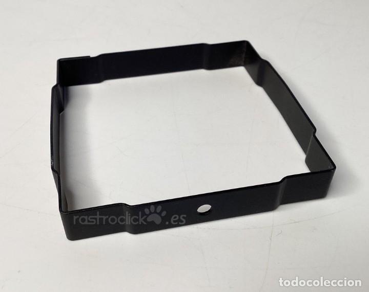 Fotografia antica: Pieza para el cajoncito de filtros de la ampliadora meopta Axomat 5
