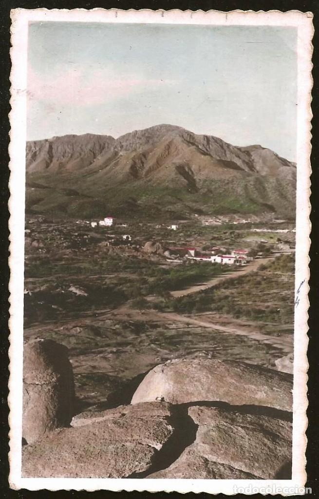 Fotografia antiga: 2072 Valle y pueblo serrano del Norte Argentino - Foto Postal coloreada 1952