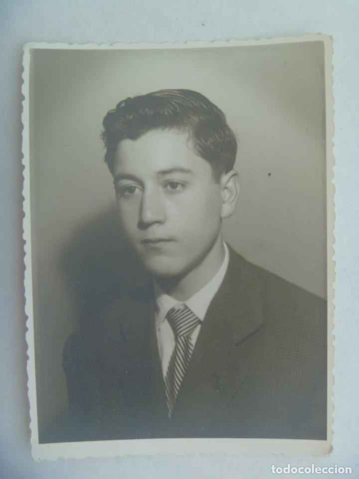 Fotografia antica: BONITA FOTO DE ESTUDIO DE JOVEN ELEGANTE. SEVILLA, 1959