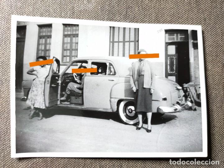 Fotograf&iacute;a antigua: Antigua fotograf&iacute;a. Coche autom&oacute;vil. A&ntilde;os 50.