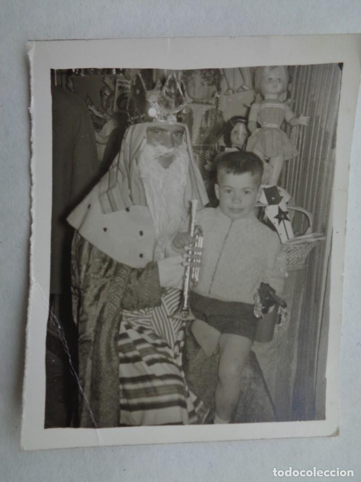 Fotograf&iacute;a antigua: MINUTERO DE FOTOGRAFO DE NAVIDAD: NI&Ntilde;O CON REY MAGO, CON TROMPETA, MU&Ntilde;ECAS, ETC