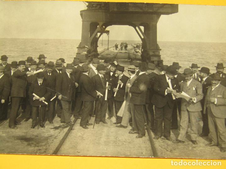 Fotografia antiga: Antigua Fotograf&iacute;a de la Inauguraci&oacute;n de Gr&uacute;a o Puerto de Alg&uacute;n Lugar de Espa&ntilde;a - A&ntilde;o 1920s.